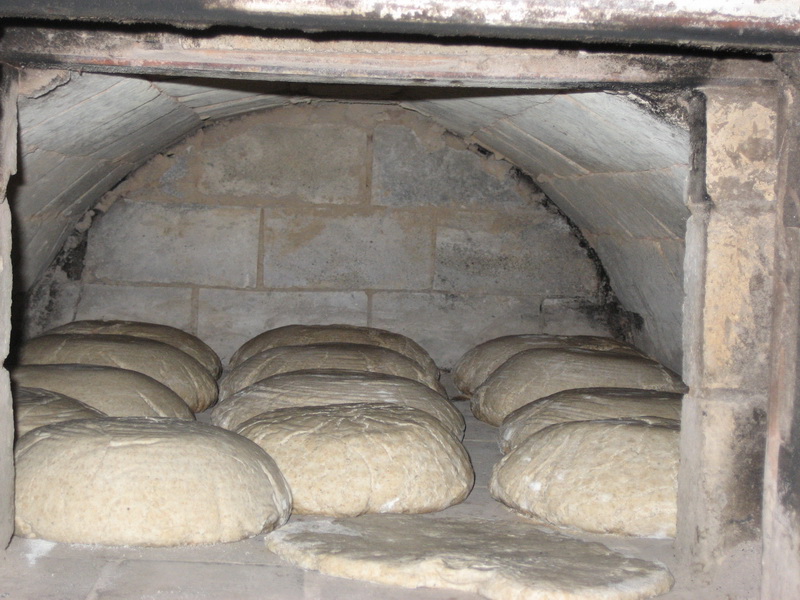 Piec chlebowy- pieczenie chleba